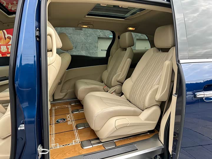 Фото 6 - Buick GL8 ES