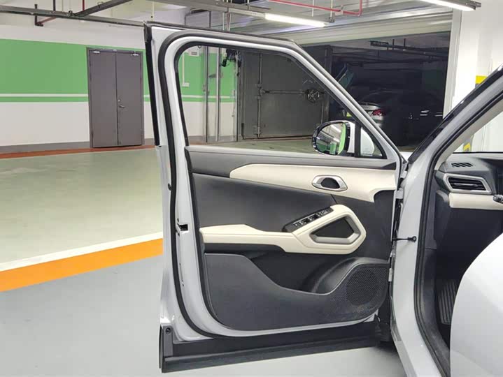 Фото 7 - BYD Yuan Up