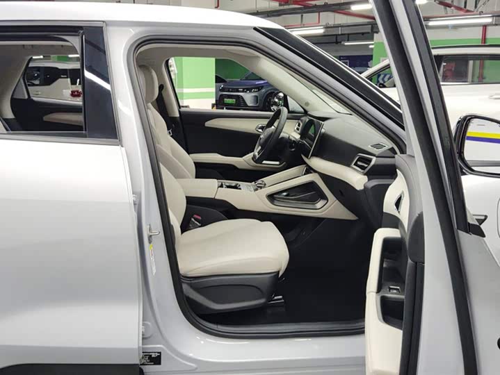 Фото 8 - BYD Yuan Up