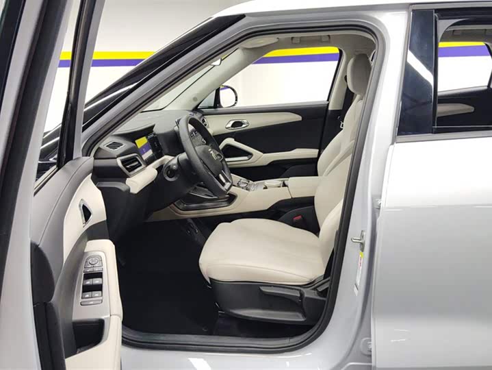 Фото 9 - BYD Yuan Up