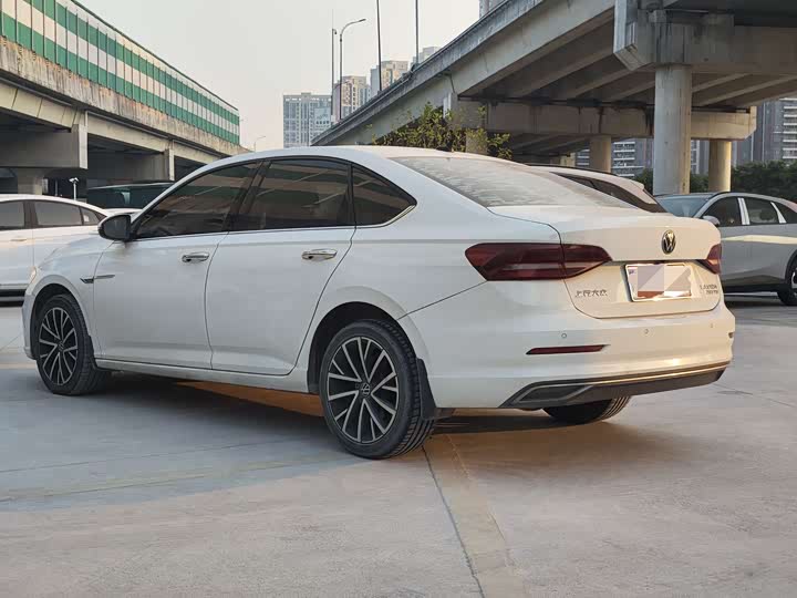 Фото 3 - Volkswagen Lavida