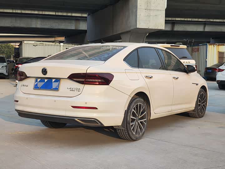 Фото 4 - Volkswagen Lavida