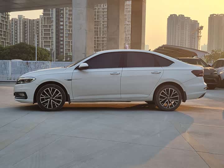 Фото 6 - Volkswagen Lavida