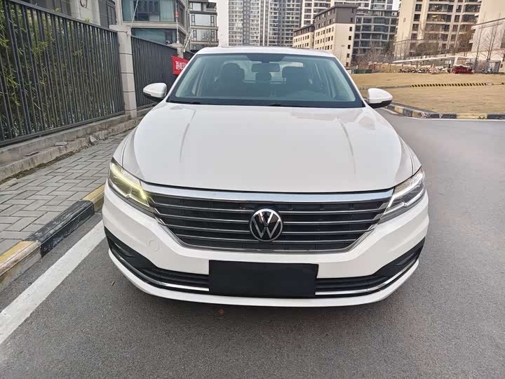 Фото 2 - Volkswagen Lavida