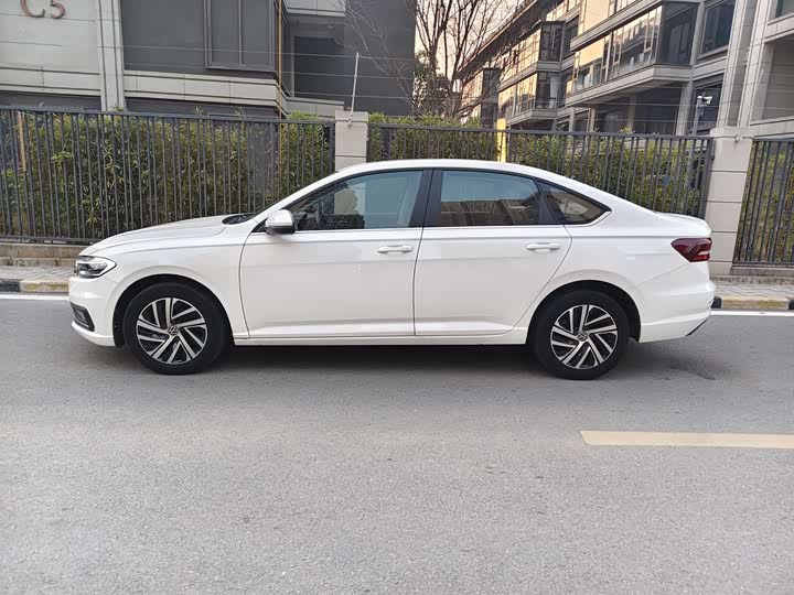 Фото 4 - Volkswagen Lavida