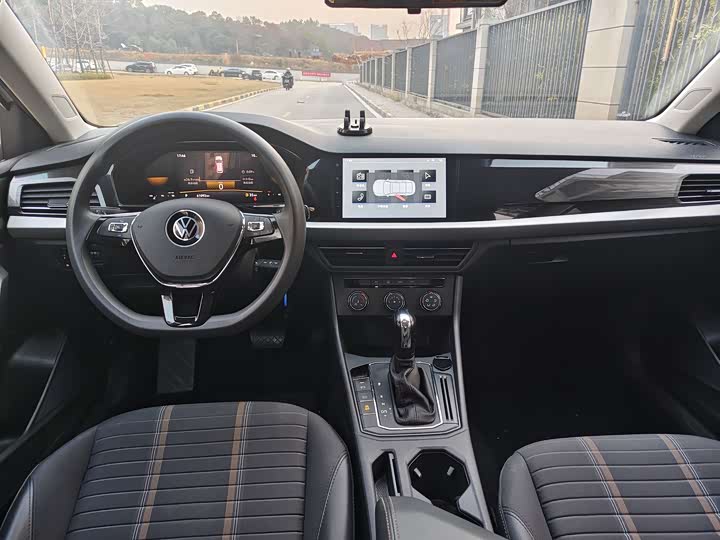 Фото 9 - Volkswagen Lavida