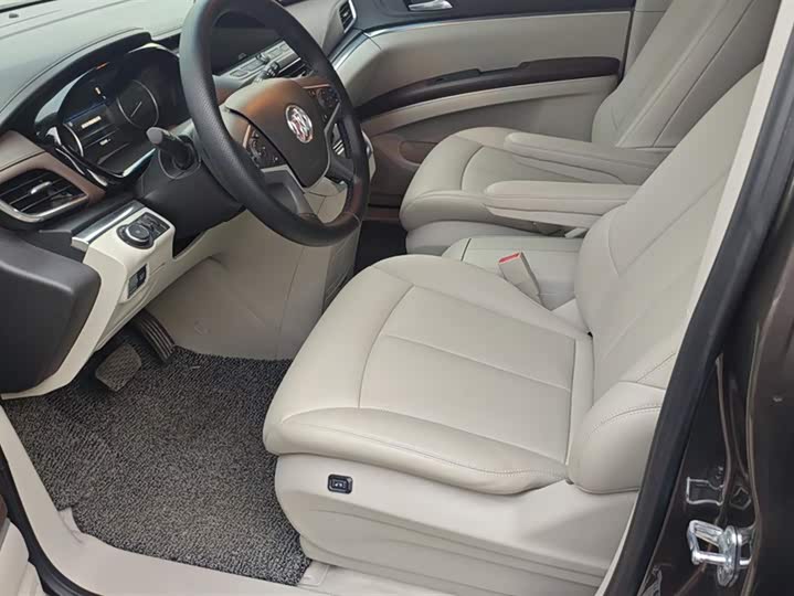 Фото 9 - Buick GL8 ES