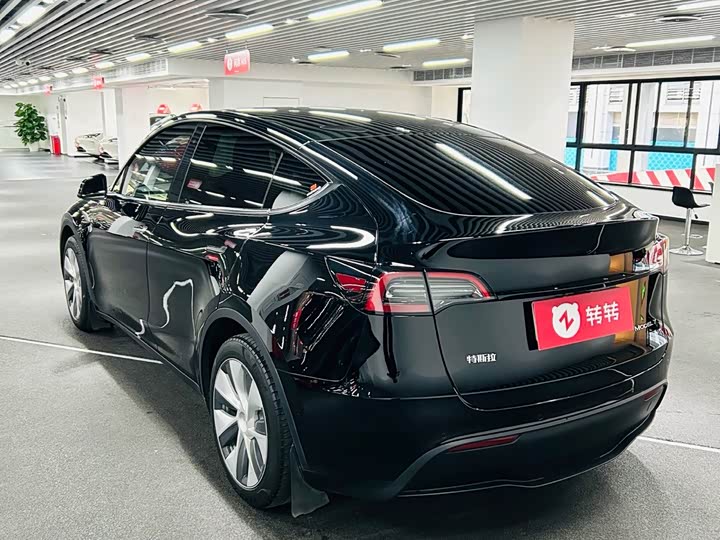 Фото 6 - Tesla Model Y