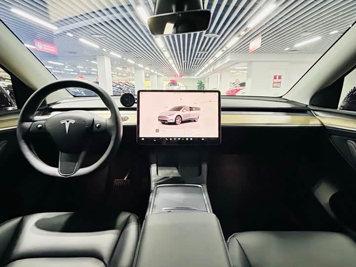 Фото 9 - Tesla Model Y
