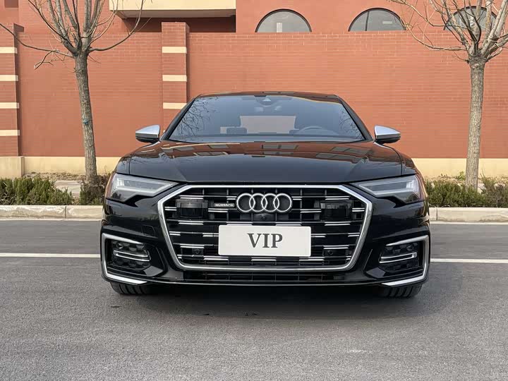 Фото 2 - Audi A6L