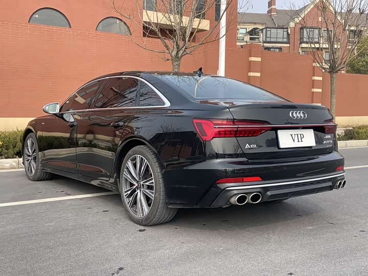 Фото 5 - Audi A6L