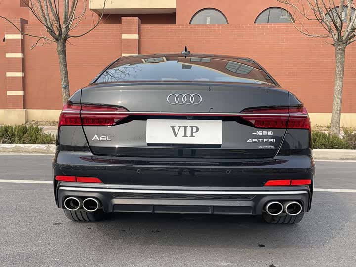 Фото 6 - Audi A6L