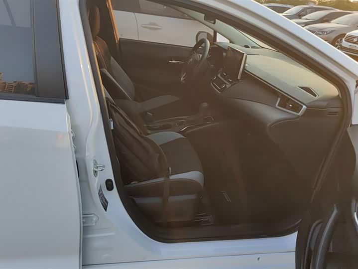 Фото 8 - Toyota Corolla