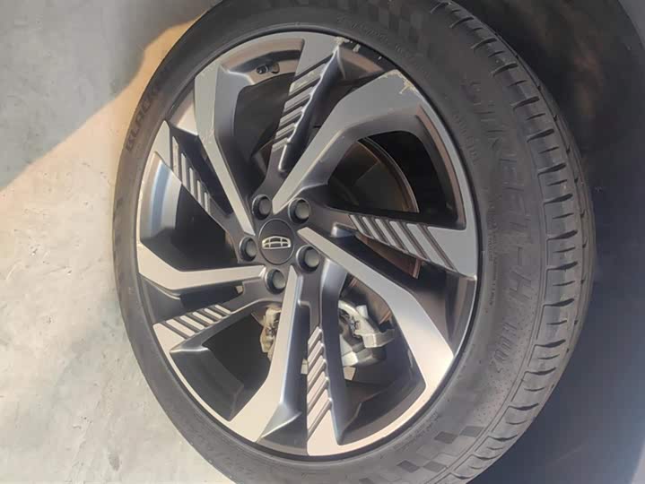 Фото 6 - Geely Monjaro