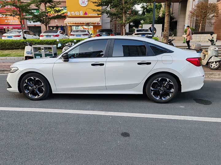 Фото 4 - Honda Civic