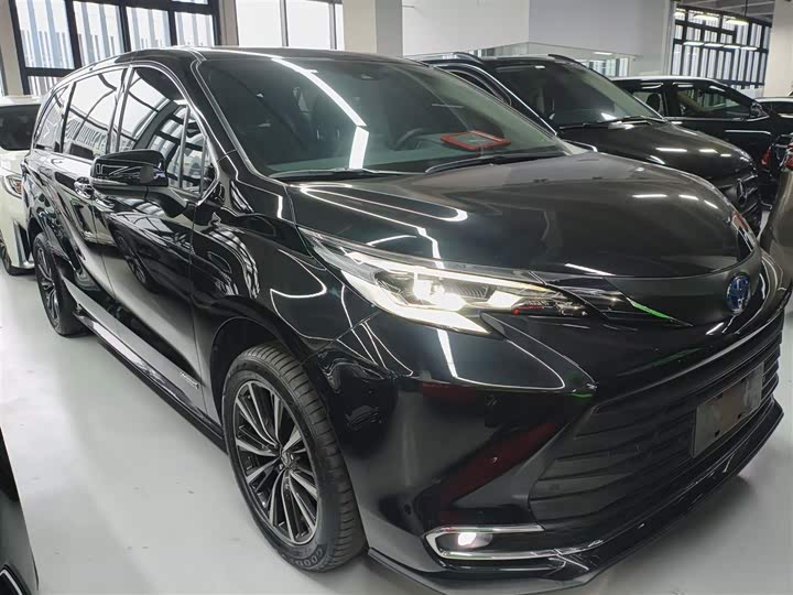 Фото 4 - Toyota Sienna