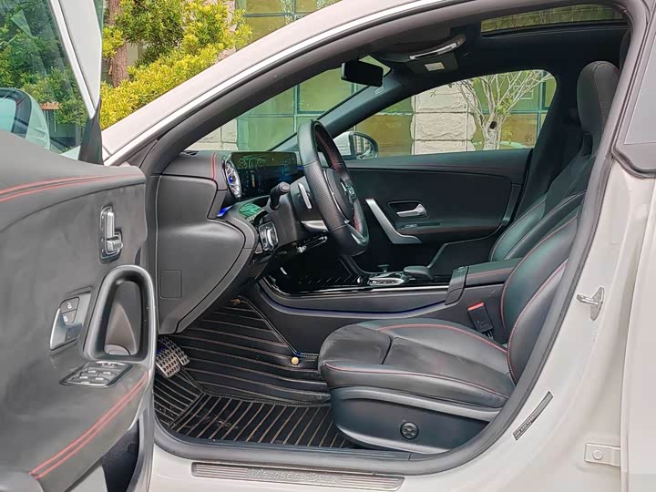 Фото 6 - Mercedes-Benz CLA-Class