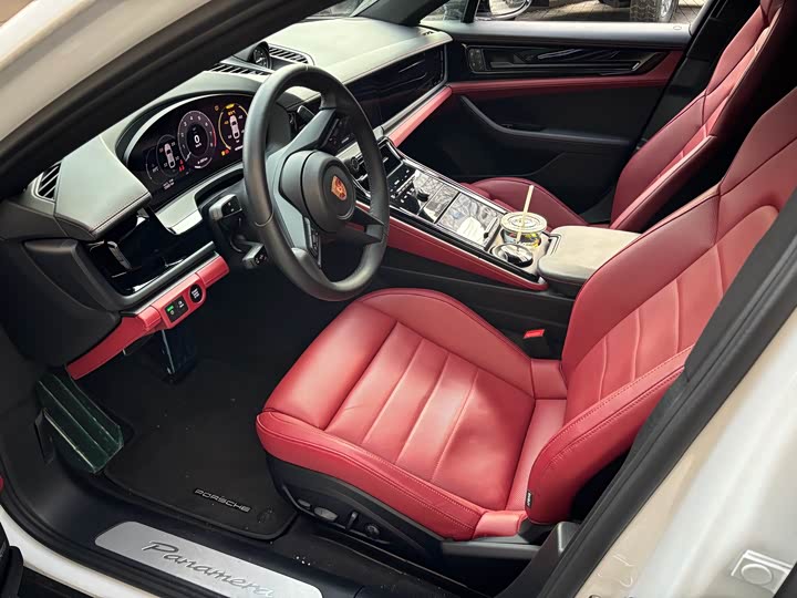 Фото 3 - Porsche Panamera