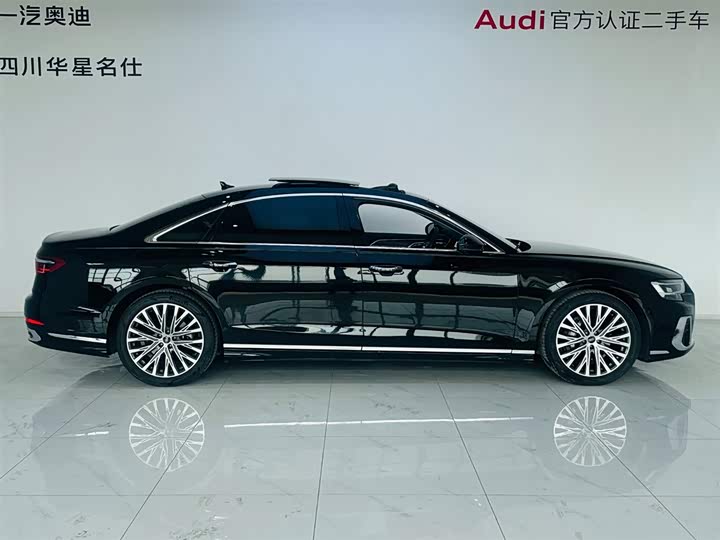 Фото 4 - Audi A8