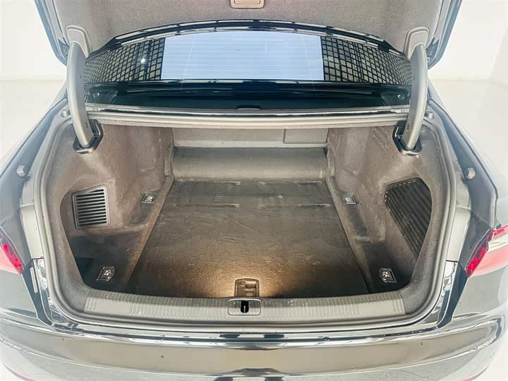 Фото 6 - Audi A8