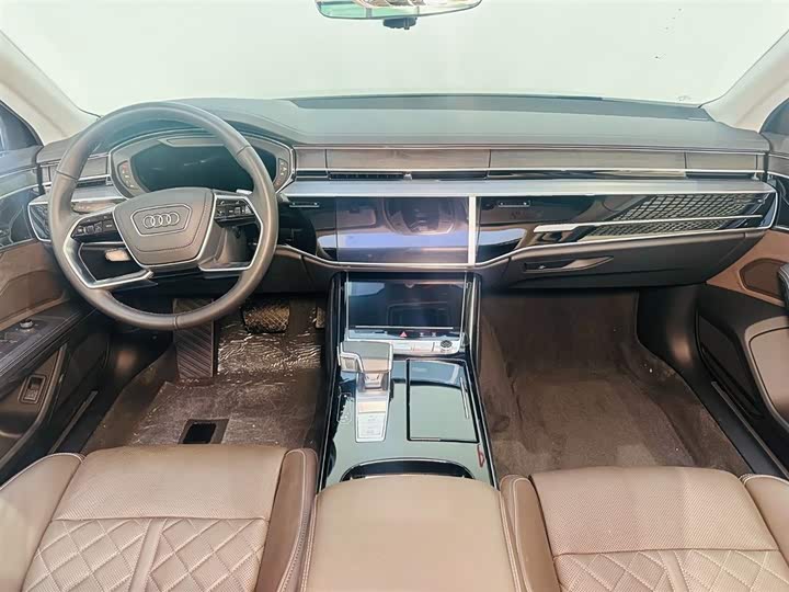 Фото 7 - Audi A8