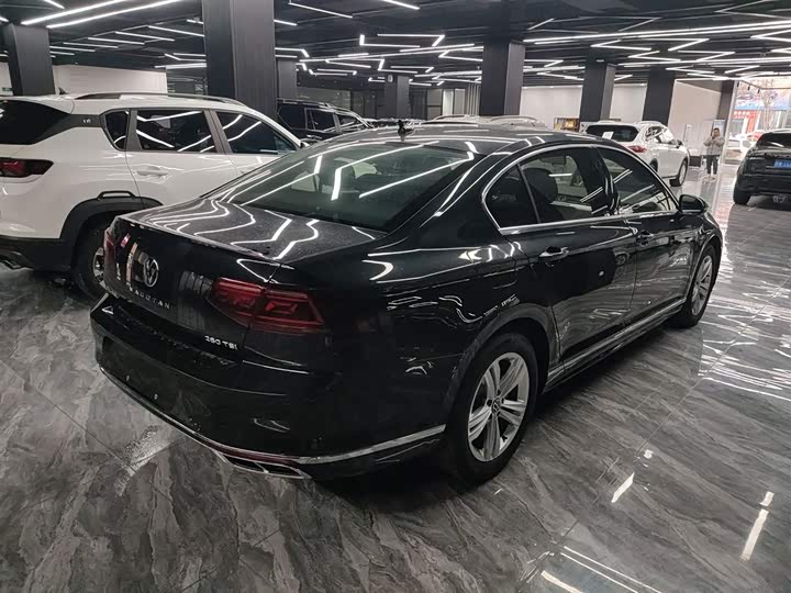 Фото 7 - Volkswagen Magotan