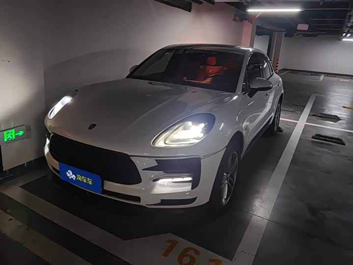 Фото 1 - Porsche Macan