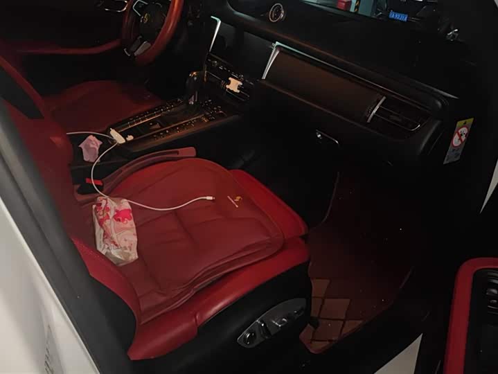 Фото 8 - Porsche Macan