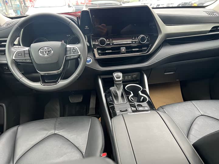 Фото 5 - Toyota Highlander