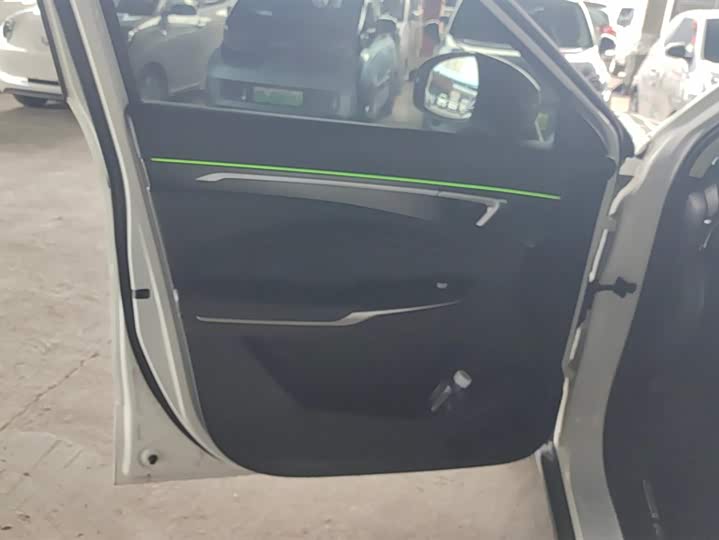 Фото 7 - Bestune T55