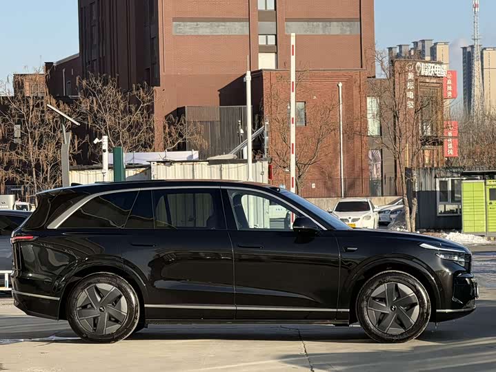 Фото 4 - Nio Onvo L90