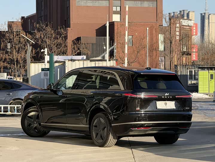 Фото 6 - Nio Onvo L90