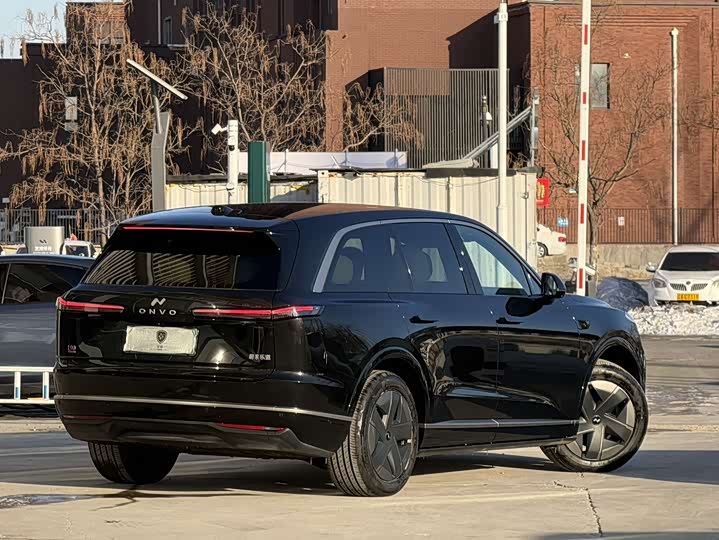 Фото 7 - Nio Onvo L90