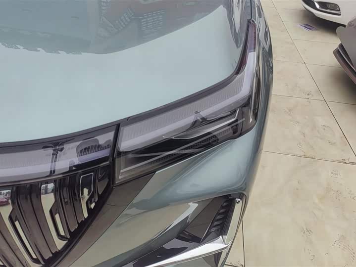 Фото 5 - Geely Atlas L