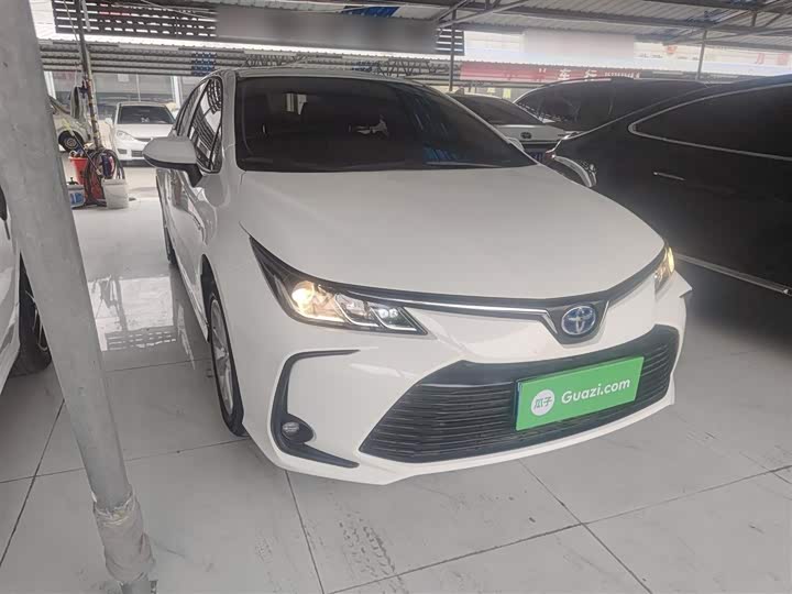 Фото 4 - Toyota Corolla