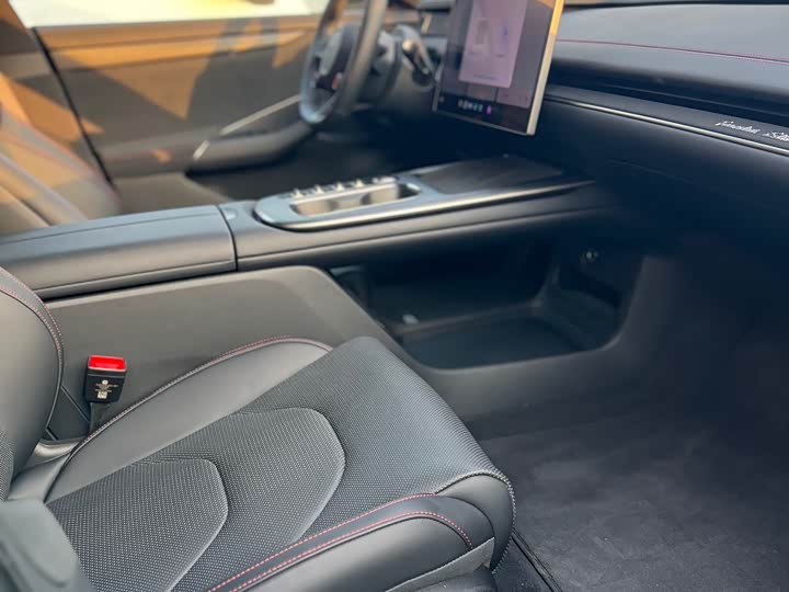 Фото 8 - Xiaomi SU7