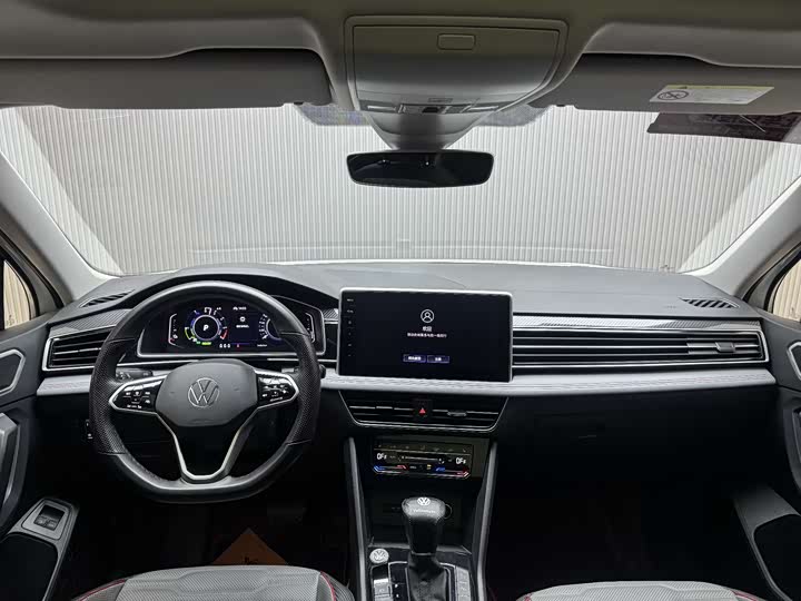 Фото 5 - Volkswagen Tiguan L Hybrid