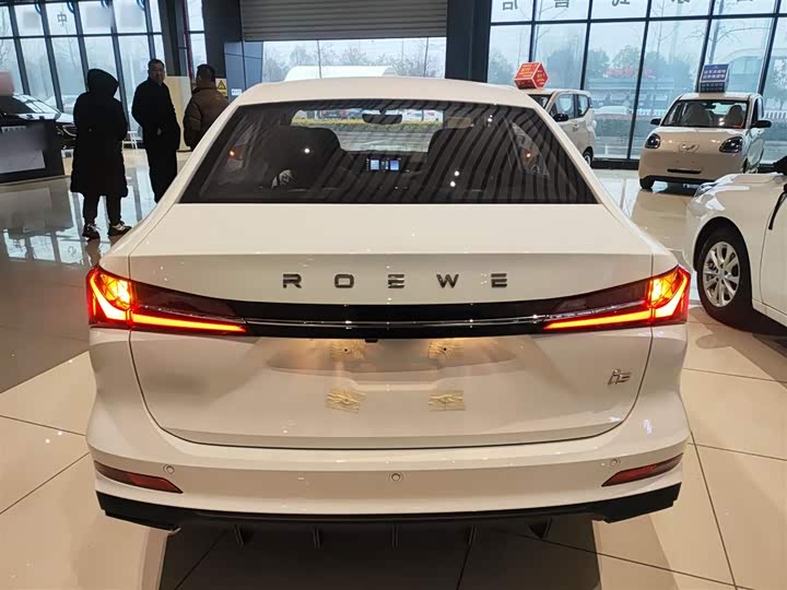 Фото 6 - Roewe i5