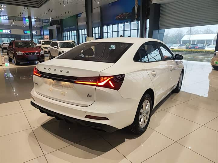 Фото 7 - Roewe i5