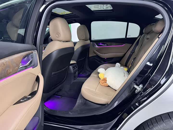 Фото 8 - Cadillac CT5