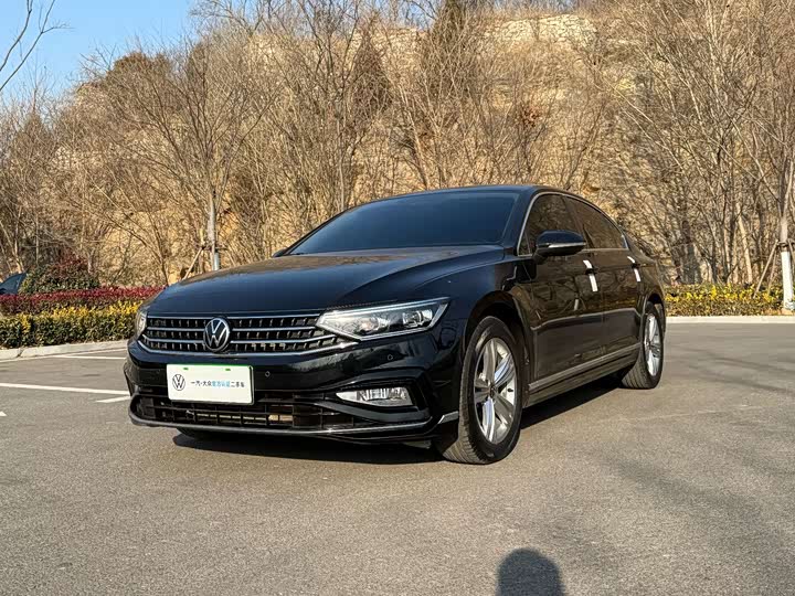 Фото 1 - Volkswagen Magotan