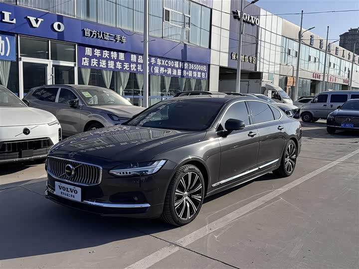 Фото 1 - Volvo S90