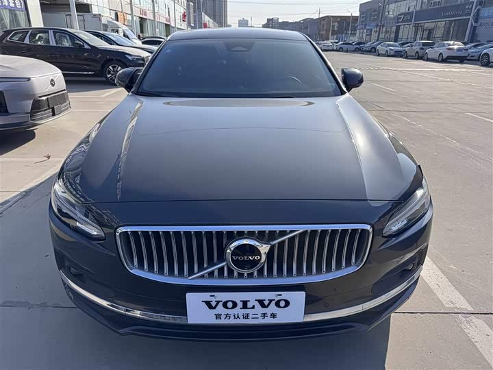 Фото 2 - Volvo S90
