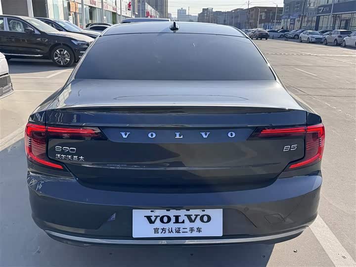 Фото 5 - Volvo S90