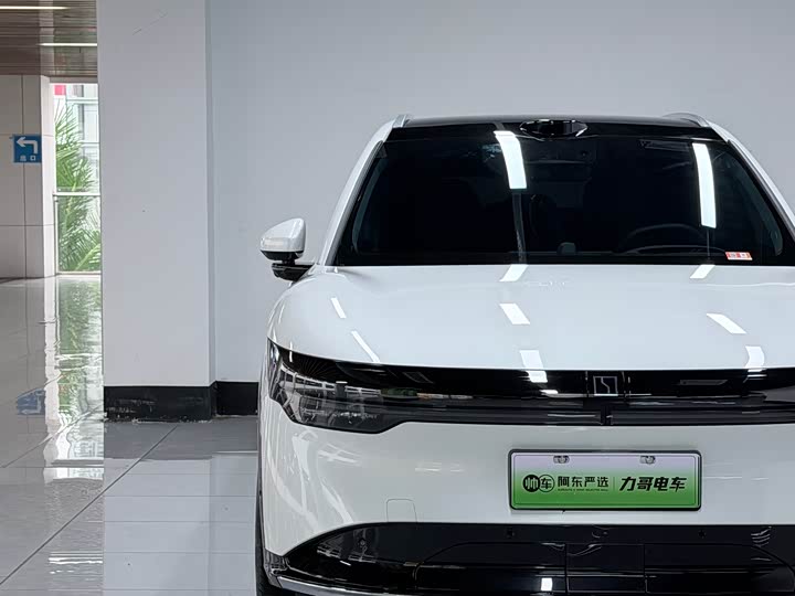 Фото 4 - Zeekr 7X