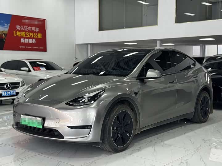 Фото 1 - Tesla Model Y