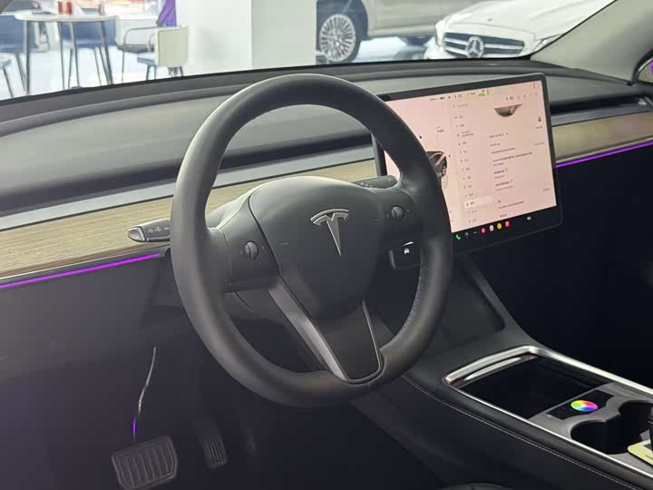 Фото 4 - Tesla Model Y