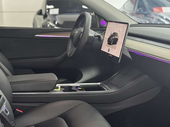 Фото 6 - Tesla Model Y