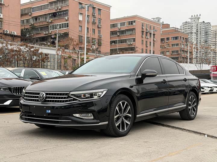 Фото 1 - Volkswagen Magotan