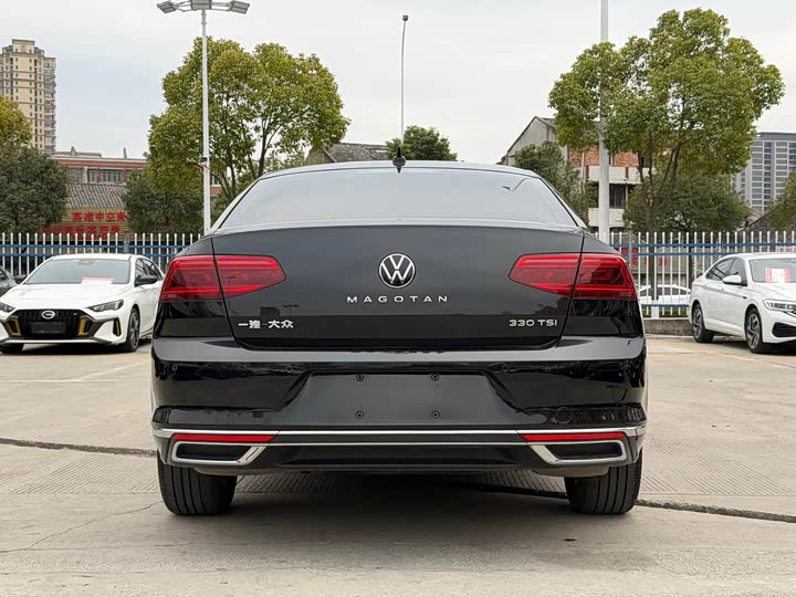 Фото 5 - Volkswagen Magotan